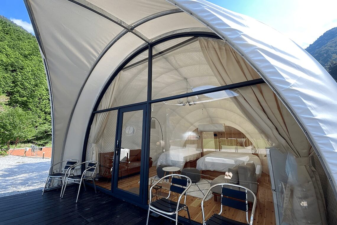 【関西】ペットと一緒に泊まれる！ペット可グランピング施設の選び方